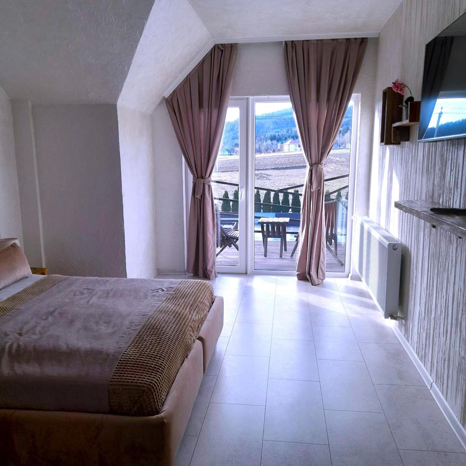 Four Seasons In Carpathians Hotel Мигово Екстериор снимка